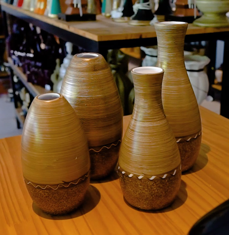 vasos de cerâmica pequenos 